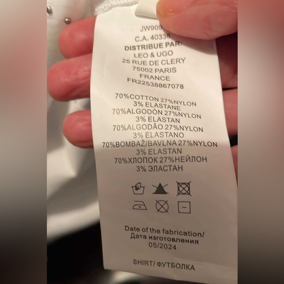 Leo & Ugo Elegant White Blouse with Pearl Detailing 120$ retail - Picture 8 of 8